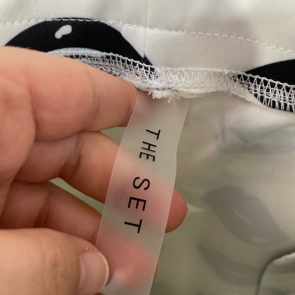 Long sleeve zip front printed jacket and leggings set. - Picture 8 of 8